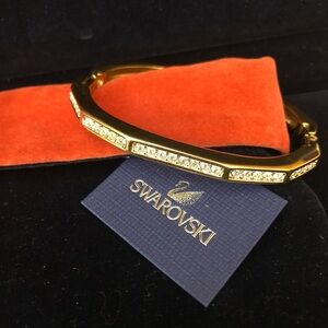 Swarovski Gold Bracelet with Sparkling Crystals